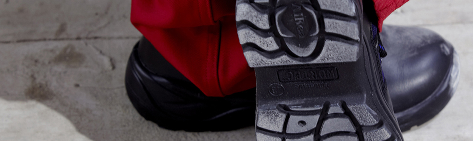 Schwenk Dämmtechnik - Mitarbeiter-Kampagne Hintergrundbild Motiv Schuhprofil Bild von einem Schuhprofil
